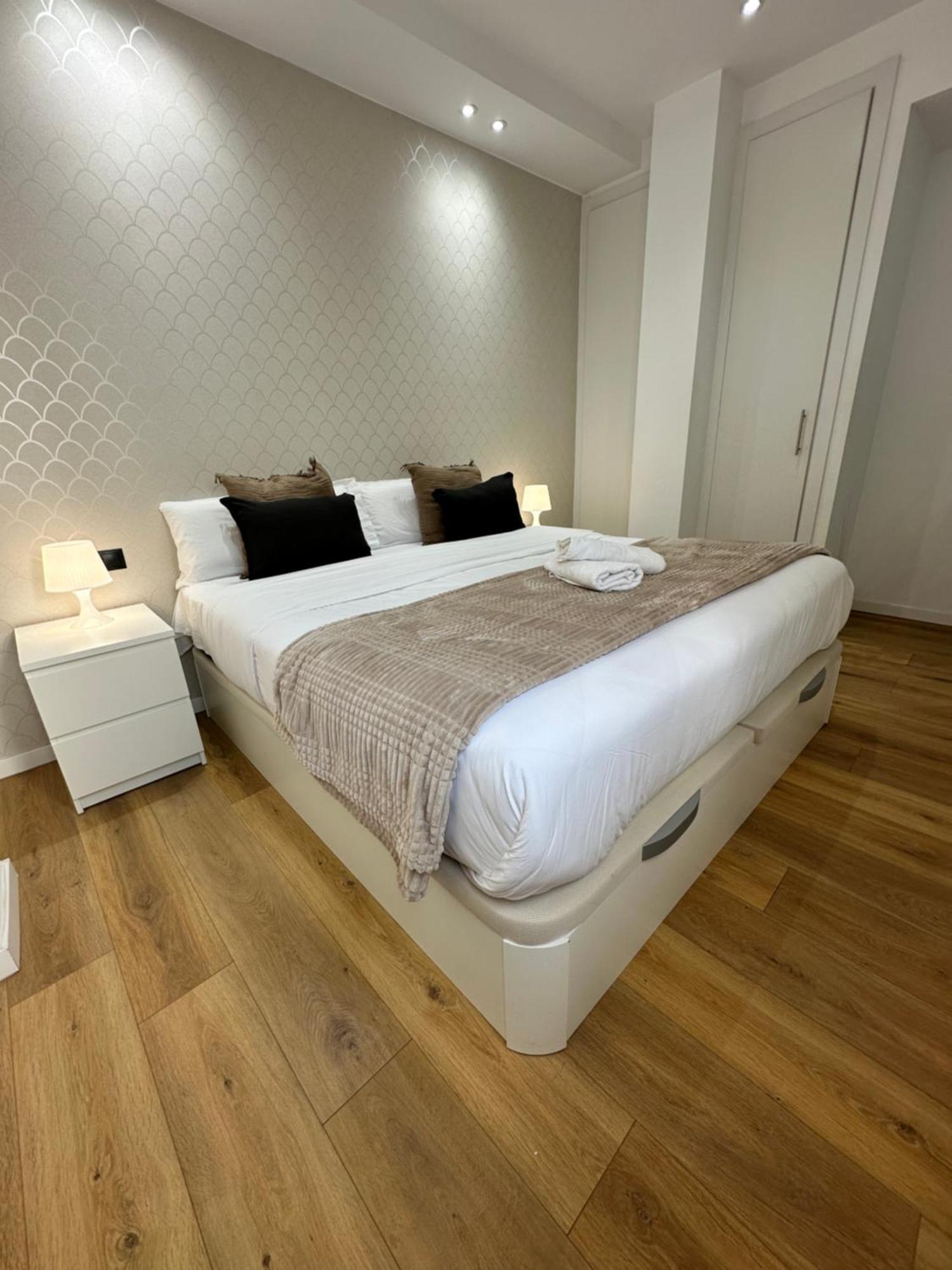 Capuchinos Deluxe Apartment Malaga Exterior photo